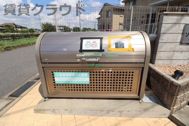 ソレイユⅢのその他共用部分|ゴミ捨て場　ボックスタイプでゴミが散らばりにくいです！