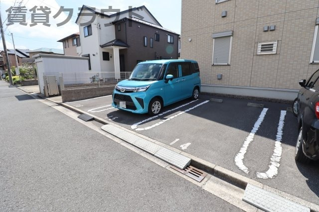 ソレイユⅢの駐車場|駐車場があるので、車を買う予定の方も安心です