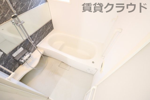 ソレイユⅢの浴室|広々としたバスルーム♪一日の疲れをゆっくり癒してください♪