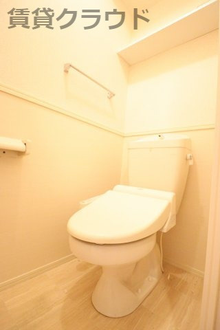 ソレイユⅢのトイレ|マストアイテム！温水洗浄便座♪