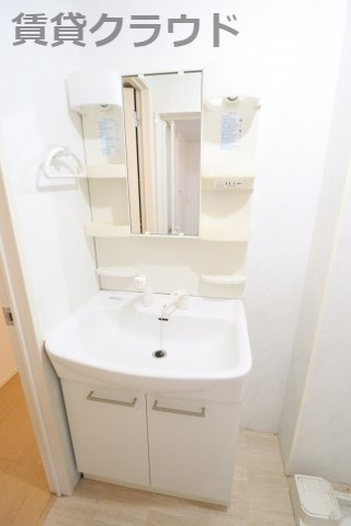 ソレイユⅢの洗面所|朝の身支度に欠かせない独立洗面台♪