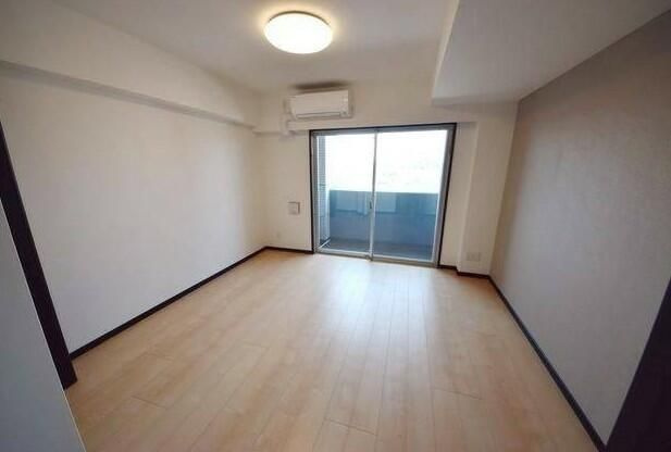 ＧＥＮＯＶＩＡ大島駅ｓｋｙｇａｒｄｅｎの居間・リビング