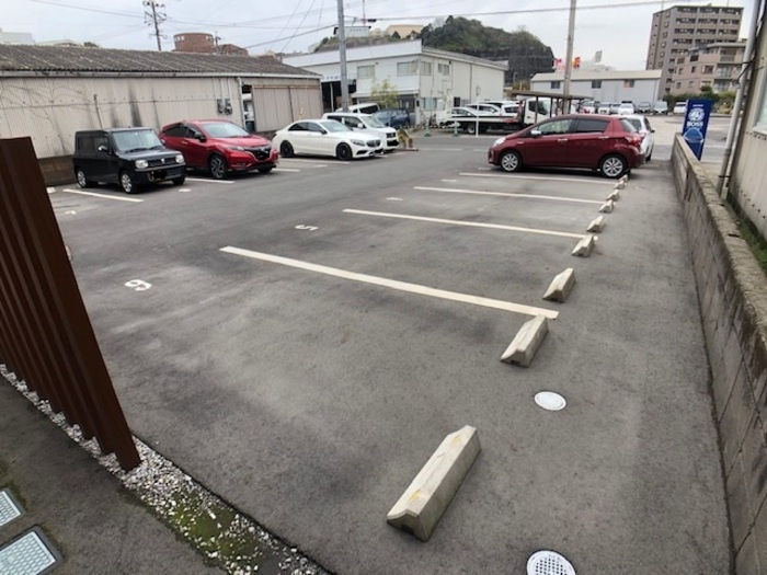 【駐車場】