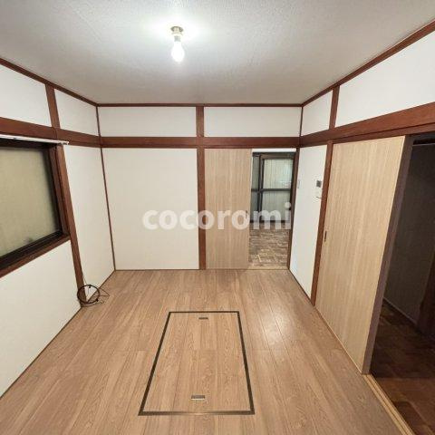 藤阪元町三丁目戸建ての洋室