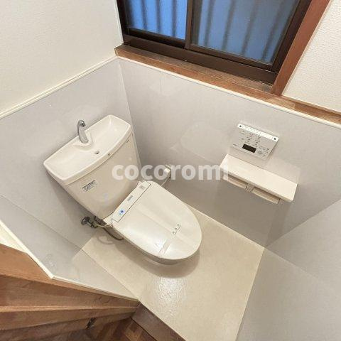 藤阪元町三丁目戸建てのトイレ
