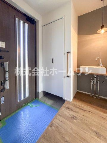 昭島市緑町2丁目　新築戸建の玄関|毎日通る玄関はこちらです