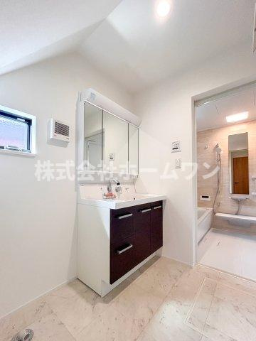 昭島市緑町2丁目　新築戸建の独立洗面台|使いやすい独立洗面台です