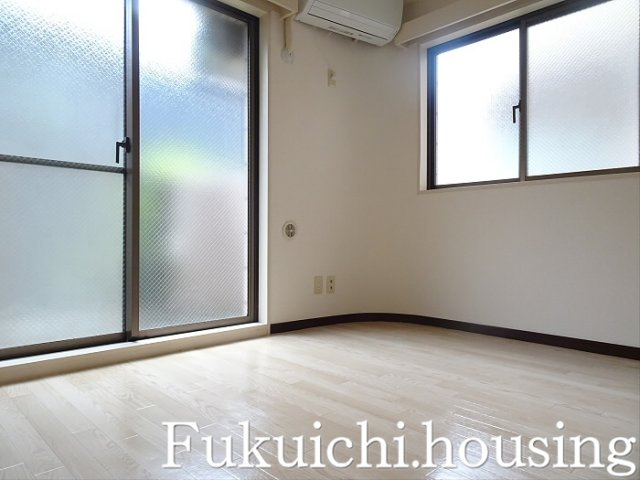 クヌギの居間・リビング