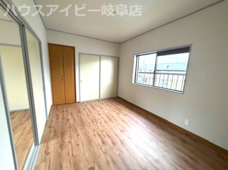 【洋室】 | 大垣市新長松！再生住宅！敷地広々77坪！お車2台可能！荒崎小学校まで徒歩10分！ | 大垣市新長松！再生住宅！敷地広々77坪！お車2台可能！荒崎小学校まで徒歩10分！