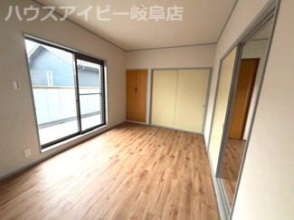 【洋室】 | 大垣市新長松！再生住宅！敷地広々77坪！お車2台可能！荒崎小学校まで徒歩10分！ | 大垣市新長松！再生住宅！敷地広々77坪！お車2台可能！荒崎小学校まで徒歩10分！