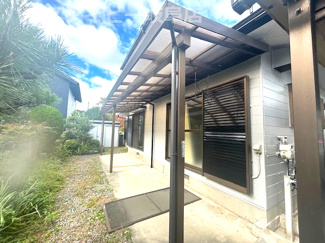 【玄関】 | 大垣市新長松！再生住宅！敷地広々77坪！お車2台可能！荒崎小学校まで徒歩10分！ | 大垣市新長松！再生住宅！敷地広々77坪！お車2台可能！荒崎小学校まで徒歩10分！