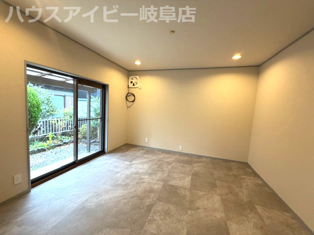 【居間・リビング】の画像