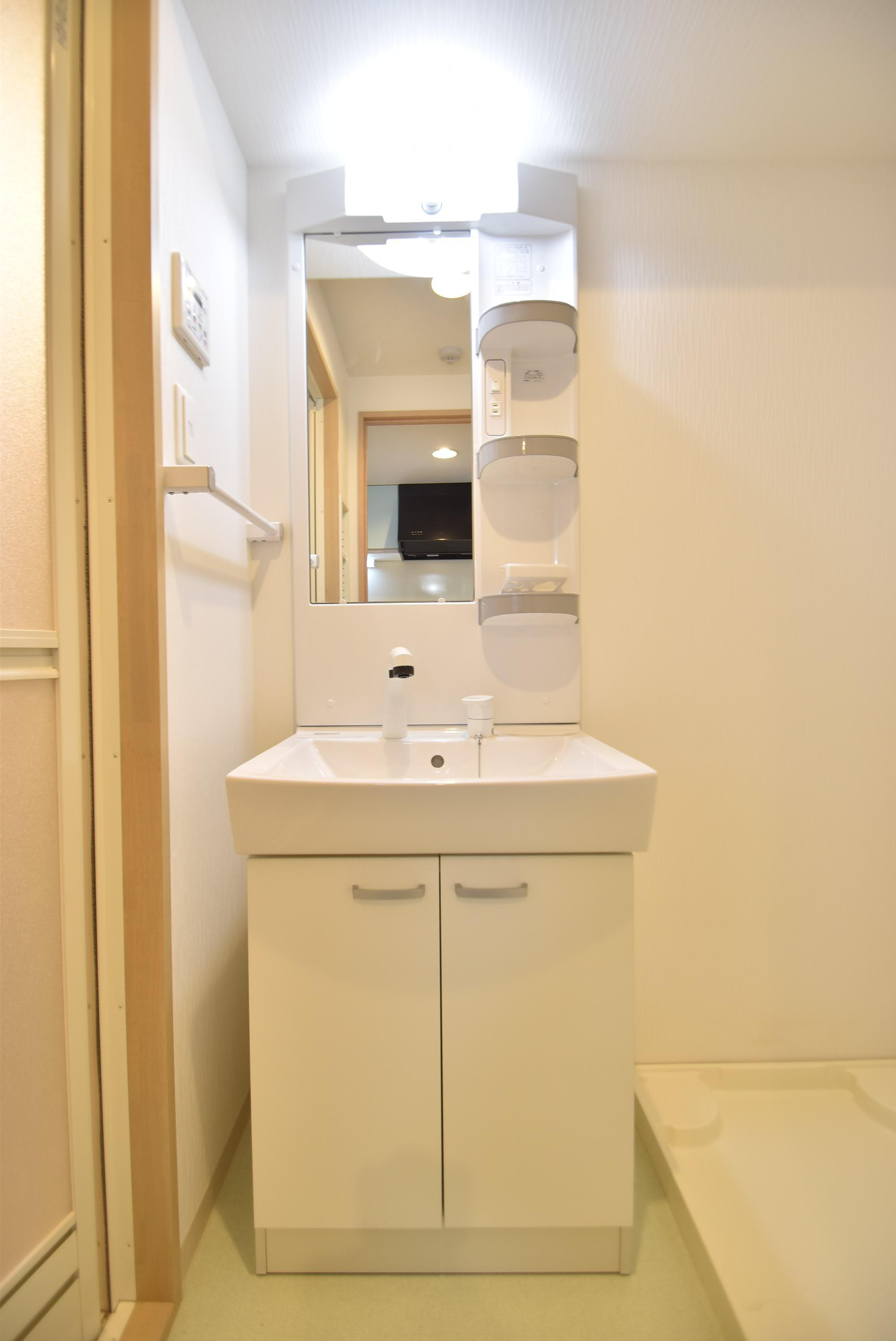 大阪市都島区都島中通２丁目の賃貸マンションの洗面所