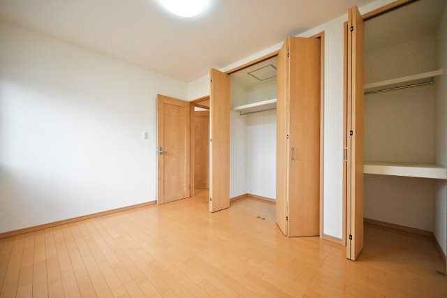 宝塚市中筋7丁目中古戸建｜4LDK+駐車1台可の洋室|-洋室約6帖(2F)-