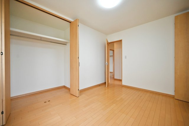 宝塚市中筋7丁目中古戸建｜4LDK+駐車1台可の洋室|-洋室約6帖(2F)-