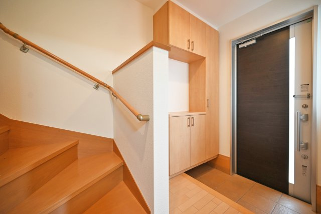 宝塚市中筋7丁目中古戸建｜4LDK+駐車1台可の玄関