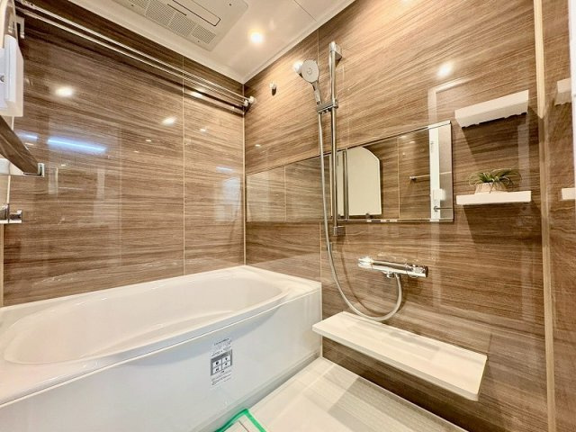 落合南長崎パークハウスの浴室|ユニットバス新規交換のバスルームには浴室換気乾燥機を完備 雨の日や花粉の時期にも安心してお洗濯していただけます