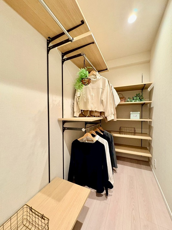 落合南長崎パークハウスの収納|マルチWICはお洋服の収納以外にも多目的にお使いいただけます