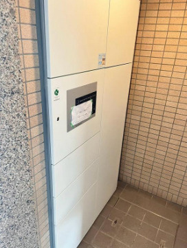 落合南長崎パークハウスの設備|宅配ボックスも設置されており、配送予定がある時も安心して外出していただけます