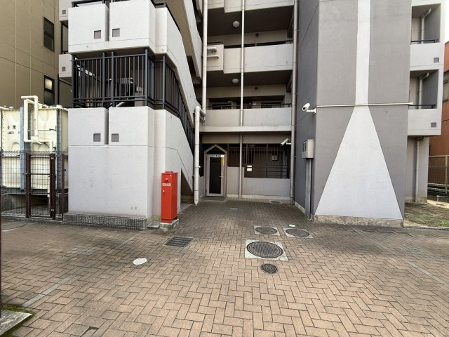 ユニライフ泉北深井駅前の駐車場