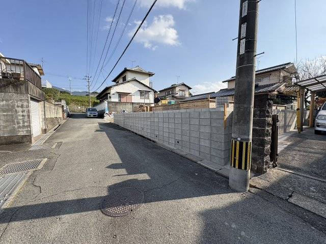 【その他】 | 糟屋郡宇美町桜原1丁目10期・平屋　1号棟（全1棟）【仲介手数料無料・0円】 | 現地写真。前面道路です。