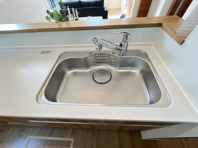 【キッチン】 | 糟屋郡宇美町桜原1丁目10期・平屋　1号棟（全1棟）【仲介手数料無料・0円】 | 施工例。施工例は完成時と異なる場合があります。