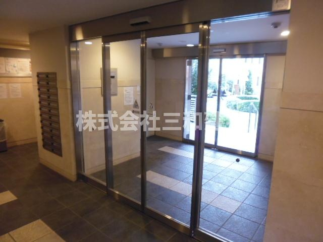 プライムコート成増のエントランス