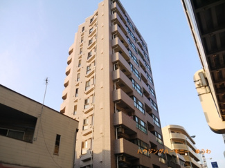 【外観】 | 「西巣鴨」駅より徒歩５分の好立地。セキュリティーも行き届いたマンションです。