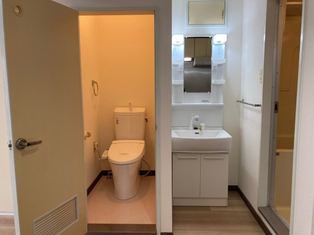 ライジングハラダの独立洗面台|独立洗面台、朝の身支度には欠かせません