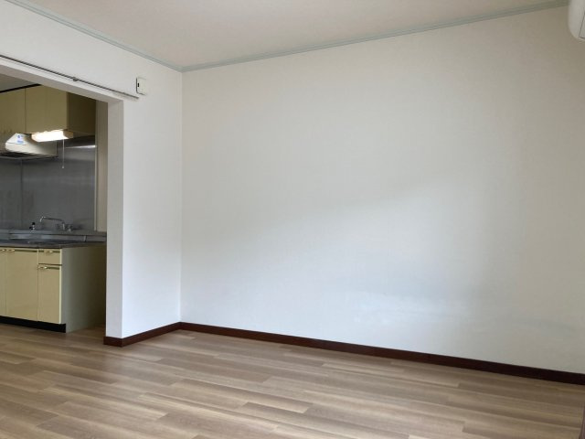 ライジングハラダの洋室|明るい洋室です