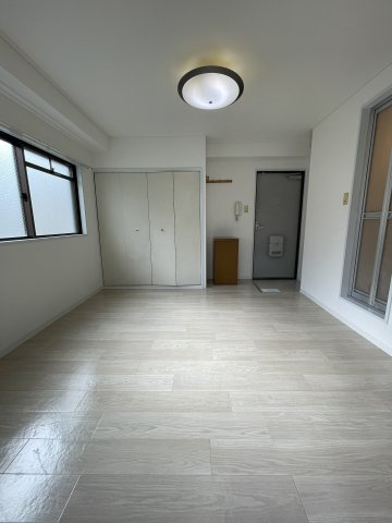 グレイシーF.Kの居間・リビング|ゆったりとした居間です