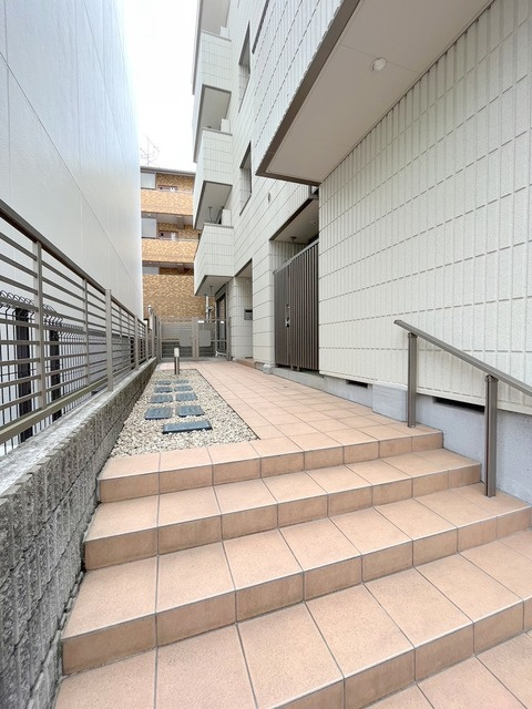 ロイテ中山のロビー