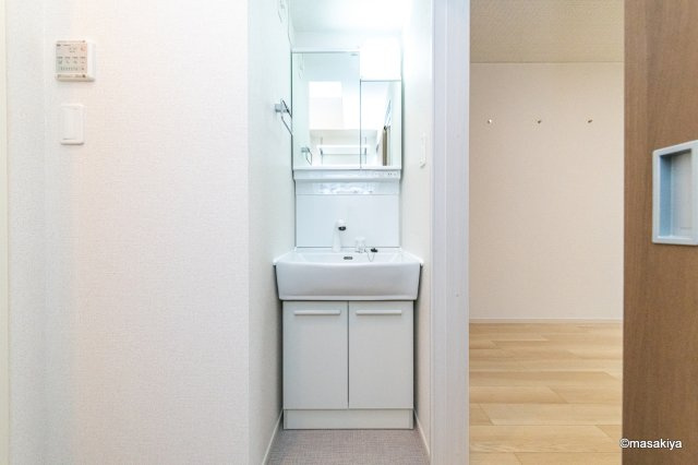 メゾンラテ稲葉の洗面所