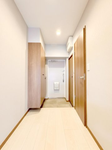 草加スカイハイツの玄関