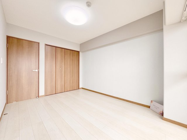 草加スカイハイツの洋室