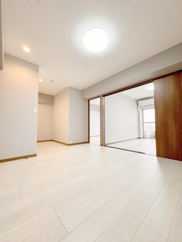 草加スカイハイツの居間・リビング