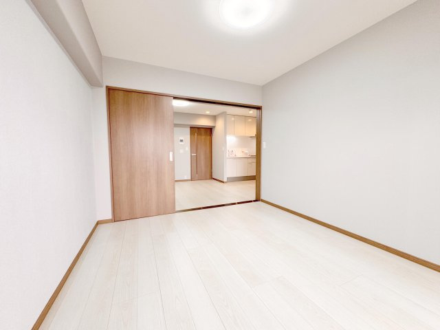 草加スカイハイツの洋室