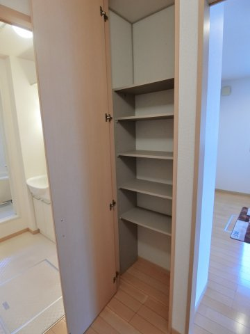 グランシャリオ小森野の収納