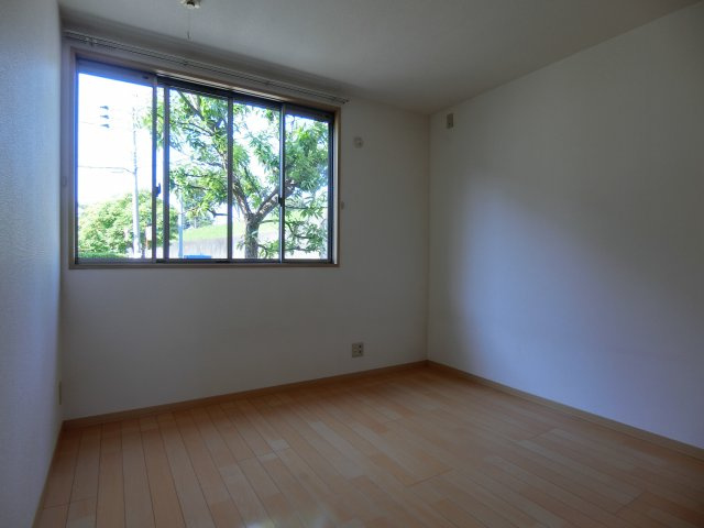 グランシャリオ小森野の洋室