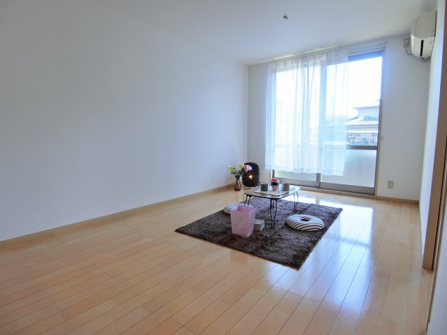 グランシャリオ小森野の居間・リビング