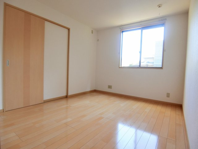 グランシャリオ小森野の洋室