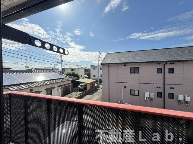 モダニティ八分字　B棟のバルコニー