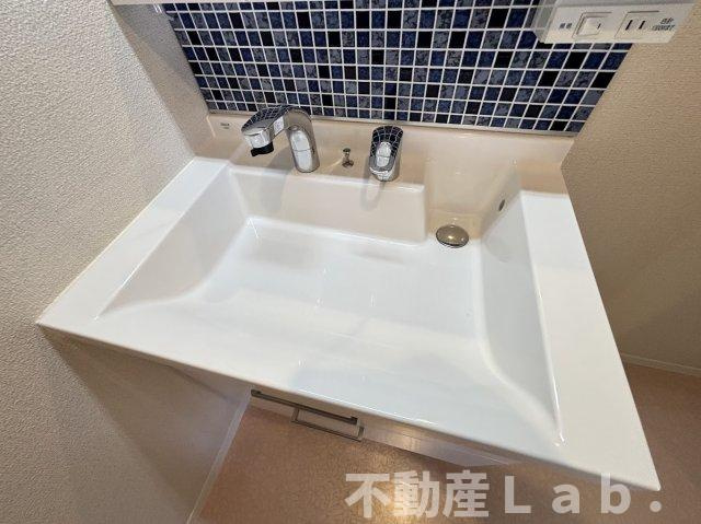 モダニティ八分字　B棟の洗面所