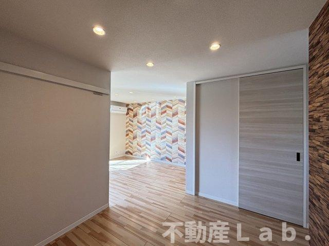 モダニティ八分字　B棟の内装