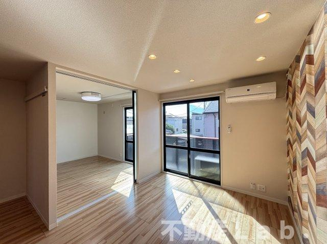 モダニティ八分字　B棟の居間・リビング