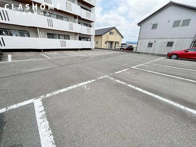 スカイコート鈴木　　　刈谷市近郊の賃貸はクラスホーム刈谷店の駐車場