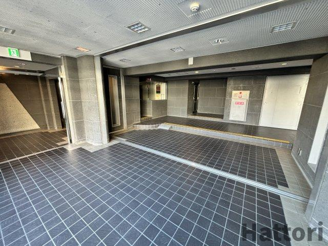 プレシオ緑ヶ丘のエントランス