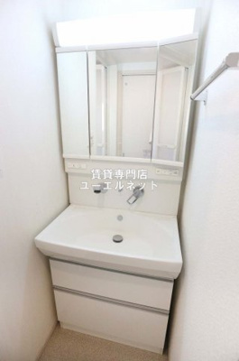 【独立洗面台】 | ベネスタ千里中央 | 清潔感ある独立洗面台で毎日気持ちよく♪