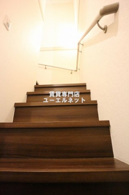 【設備】 | ベネスタ千里中央 | 手すり付き階段で安心♪