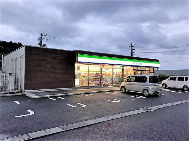 パイラス暁の周辺|ファミリーマート高田米崎沼田店まで2,146ｍ